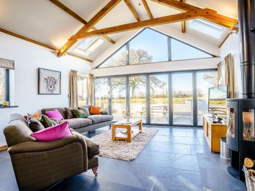 Llandissilio West House | Y Glowty Newydd - Uk31701