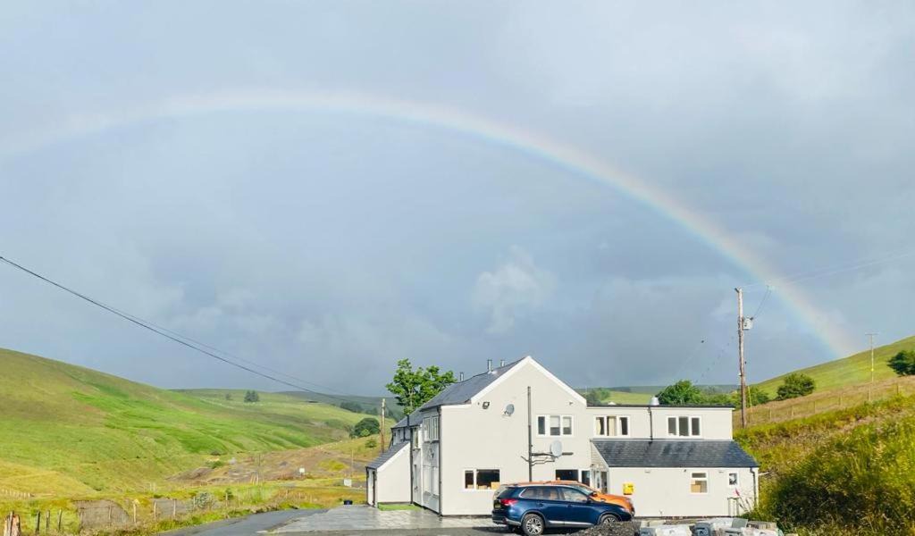 Llanbrynmair House | Y Star