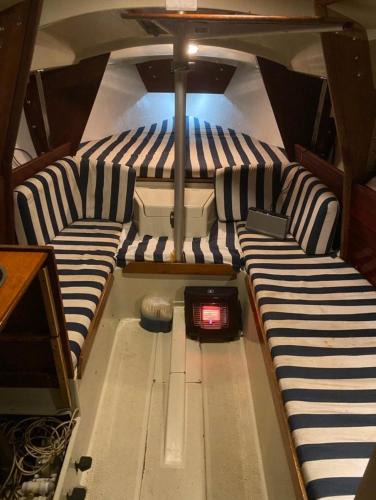 Vollen Boat Rental | Yacht C&C