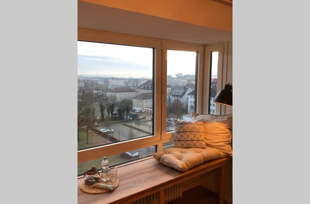 North Geestemund Apartment | Yachtpanorama Weser und Yachthafenblick 1 Zi 7OG