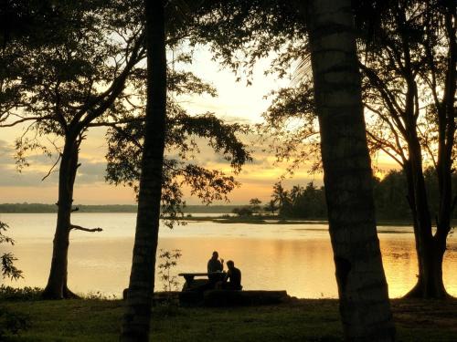 Weerawila Bed & Breakfast | Yala Lucas Lake Hotel