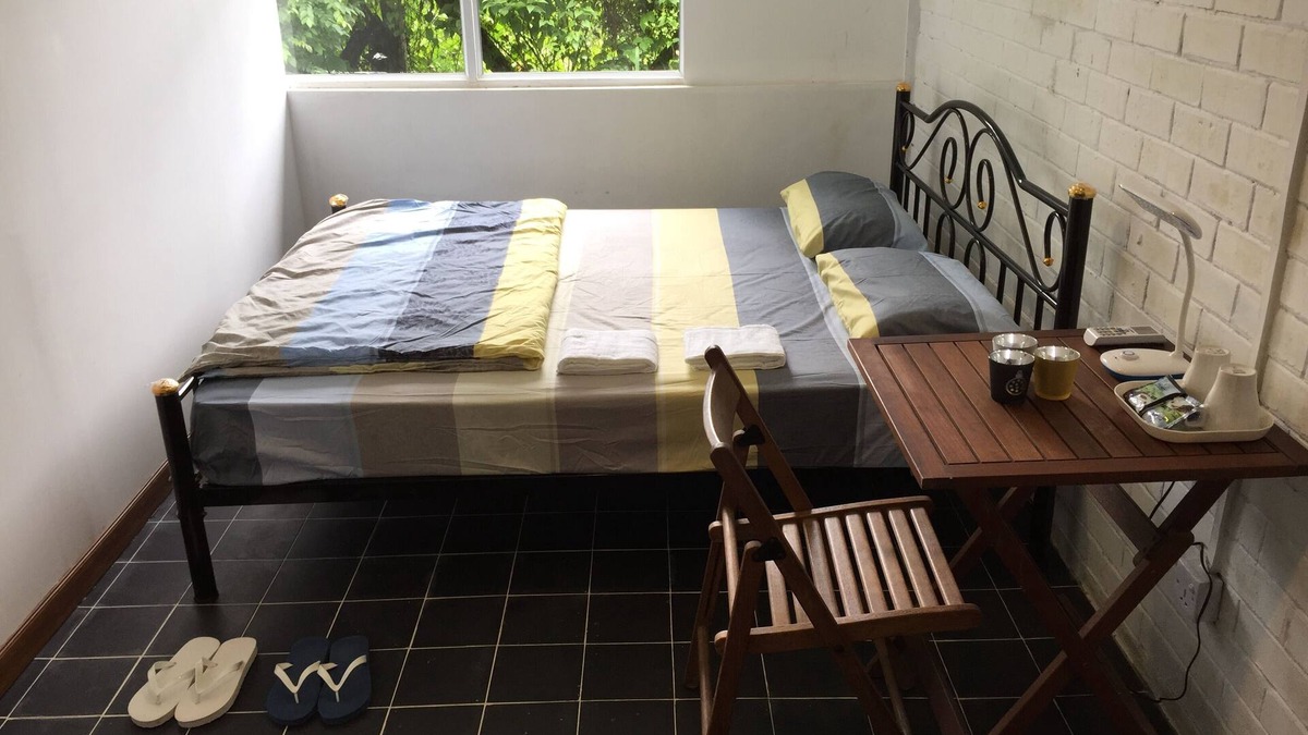 Mayangone House | YANGON AIRPORT hostel double bed room(10 minutes walk to airport)