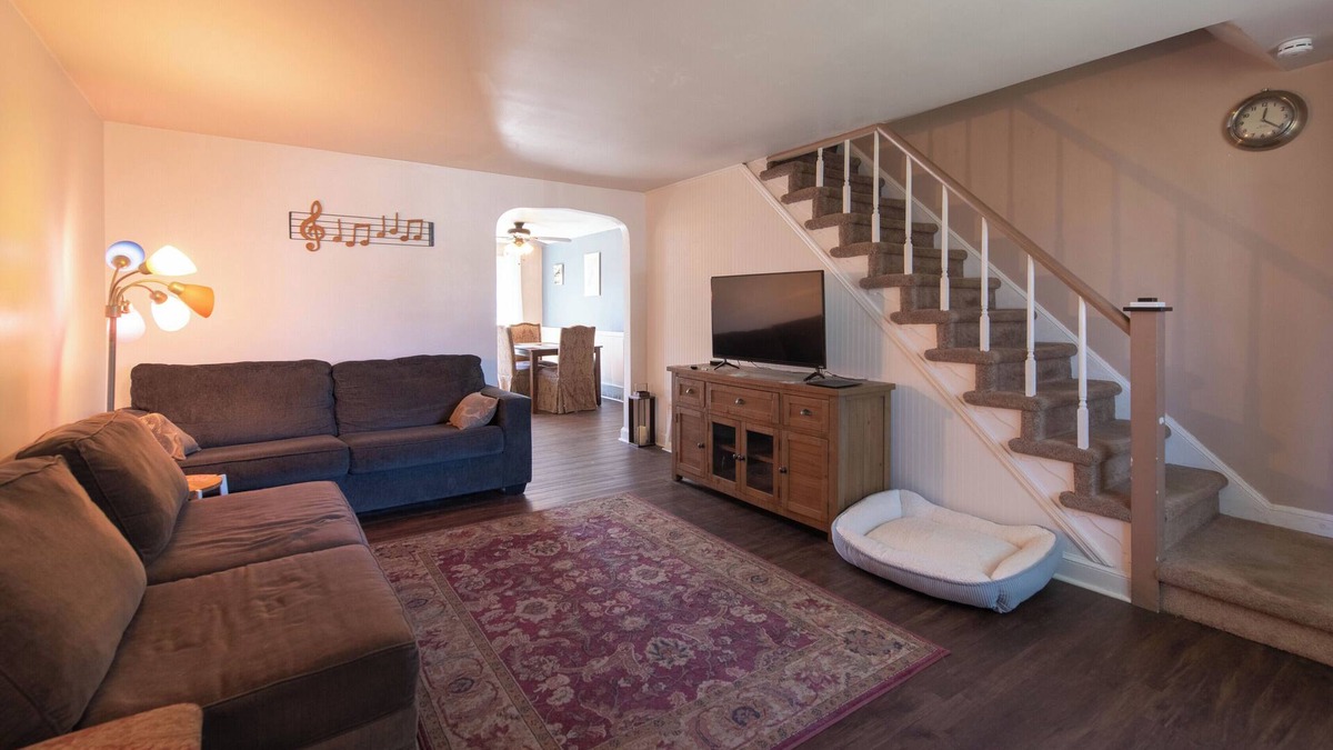 Primos Secane House | Yard, Deck, Game Room, Library & Pet Friendly! - 3 bedrooms available