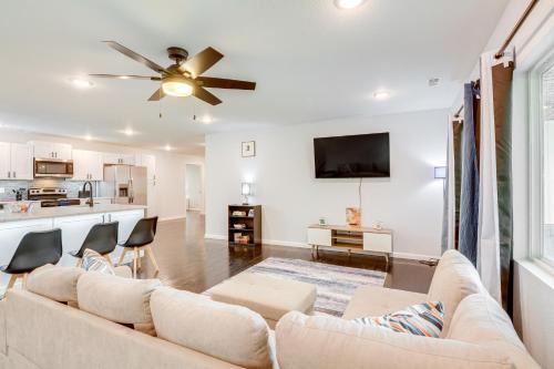 Lamar House | Yard with Patio Family-Friendly Home in Lamar!