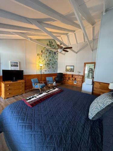 Searsport Hotel | Yardarm Motel