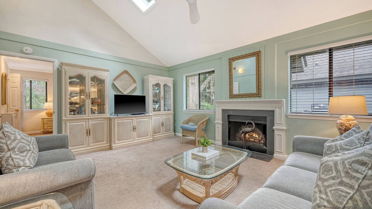 West Beach Cottage | Yards to the beach, charming cottage