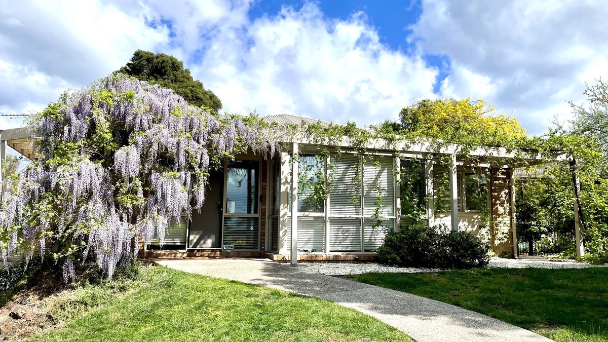 Yarra Glen House | Yarra Gem - heart of of Yarra Valley, close to wineries and local shops