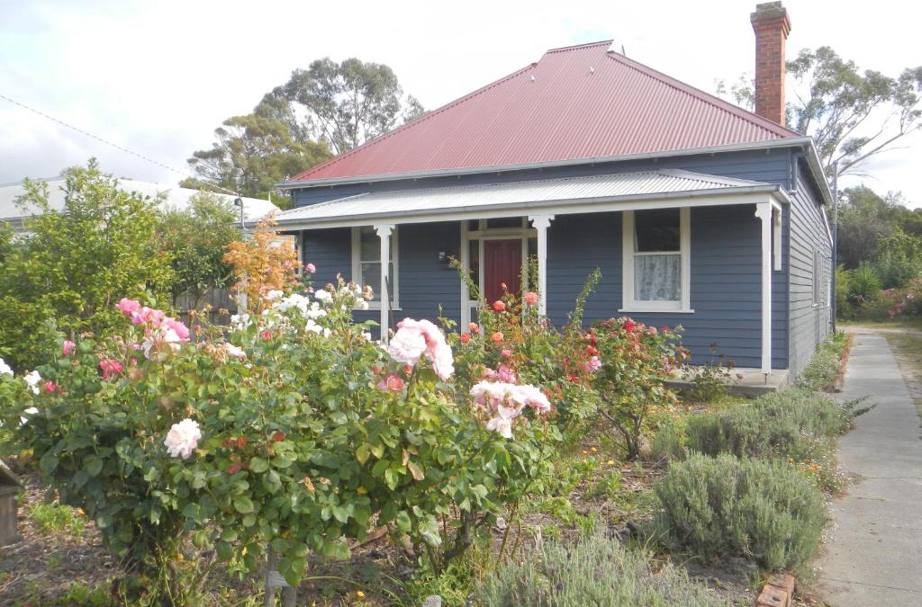 Yarram House | Yarram Cottage: Art and Accommodation
