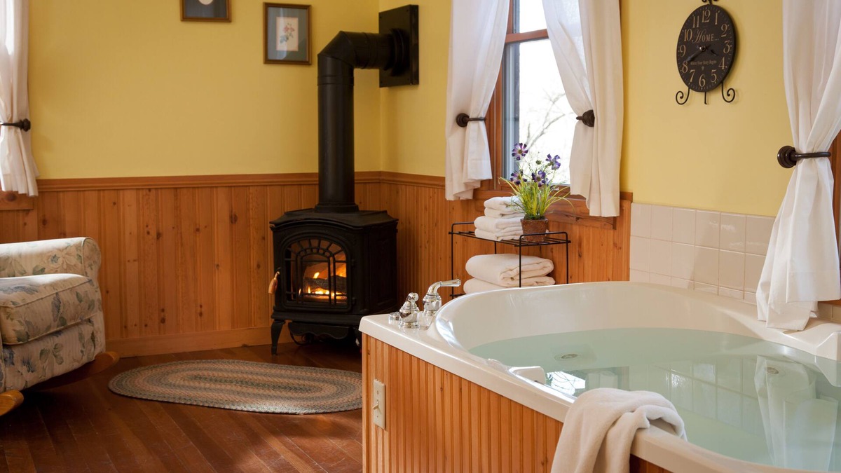 Logan Cottage | Yarrow Cottage Hocking Hills