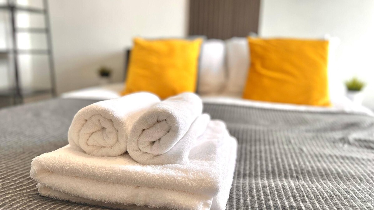 Worcester Apartment | Yastayzzz @Bransford Rd - 2 Bedroom modern apartment with Parking
