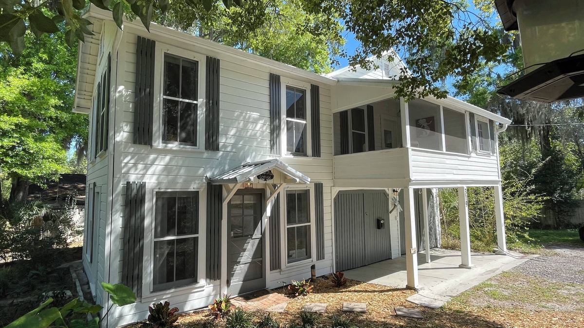 Richs Deland Cottage | Yaupon Cottage - Unique 2-bedroom in DeLand