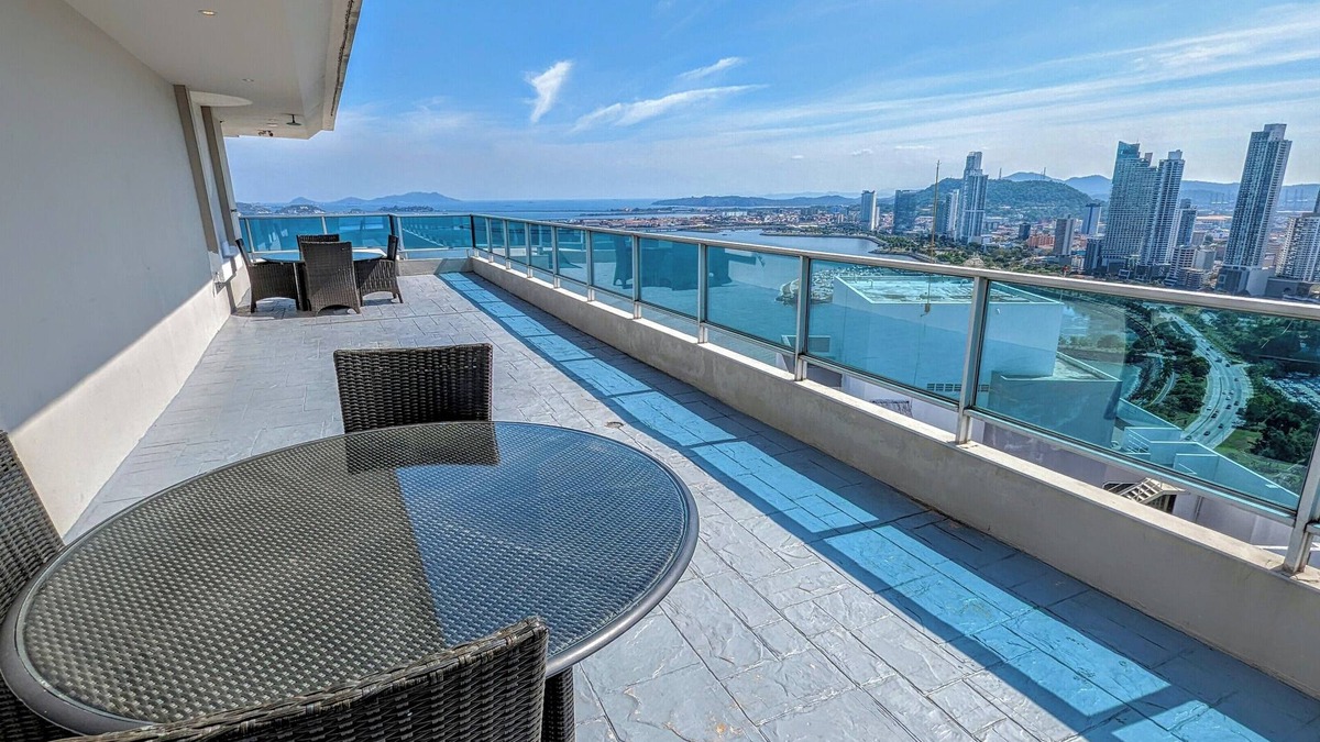 Marbella Apartment | YC 2301-C l Apartamento 2BR en av balboa