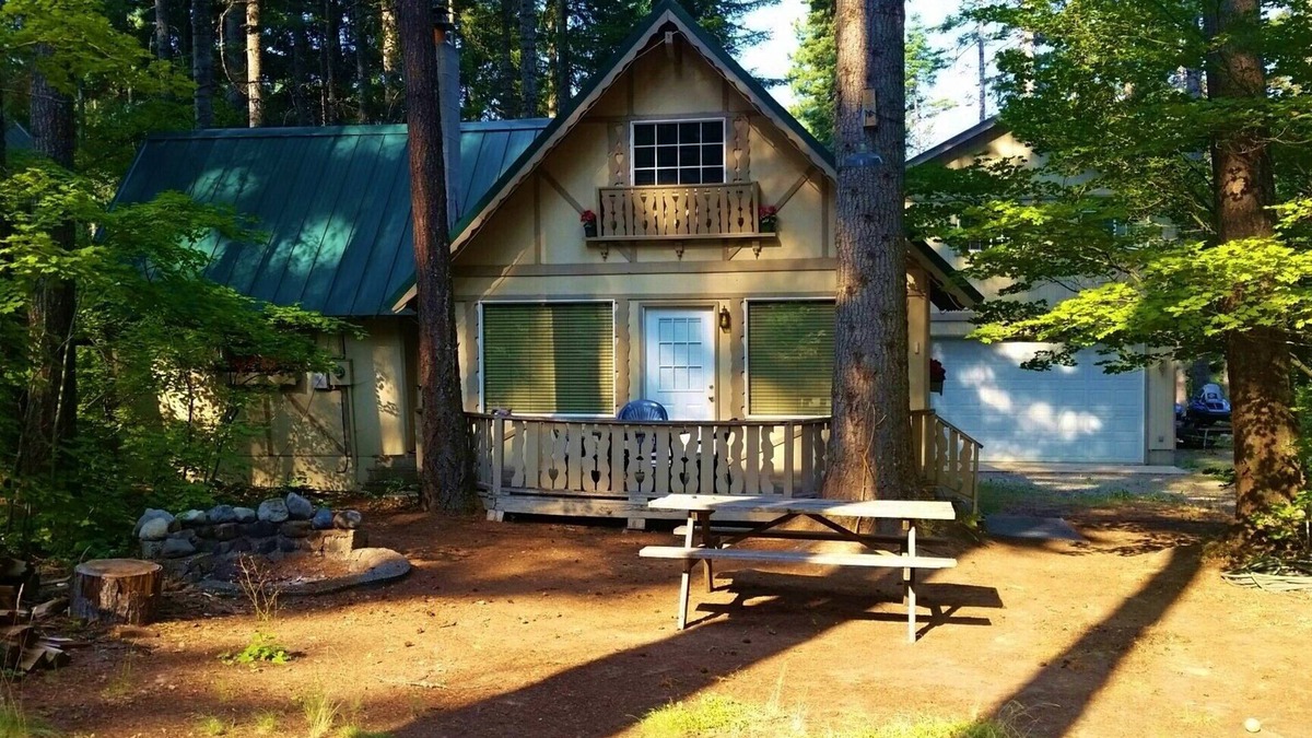 Roslyn Ridge Ski Chalet | Year Round Access Near Lake Cle Elum, Snowmobile In Winter, And Suncadia