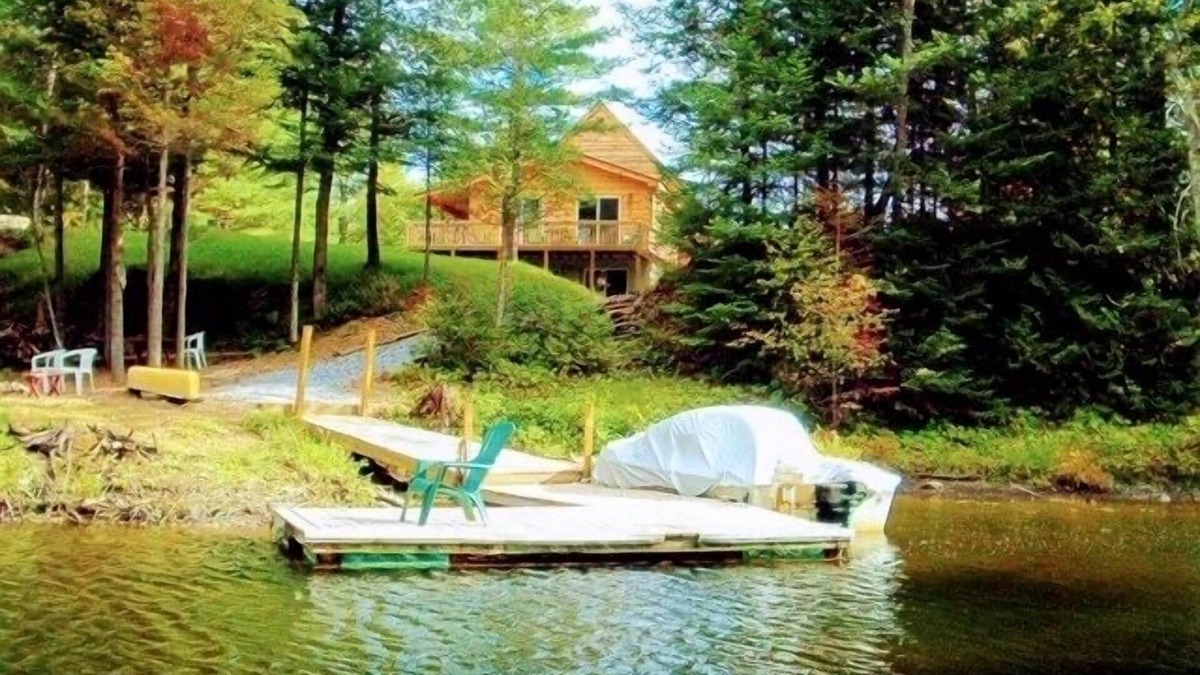 Severance Ski Chalet | Year-Round Adirondack Chalet on Paradox Lake Inlet, Constructed in 2004