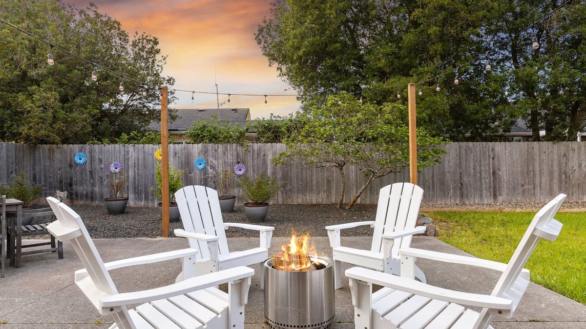 Florence House | Year Round Fun - Dog Friendly!