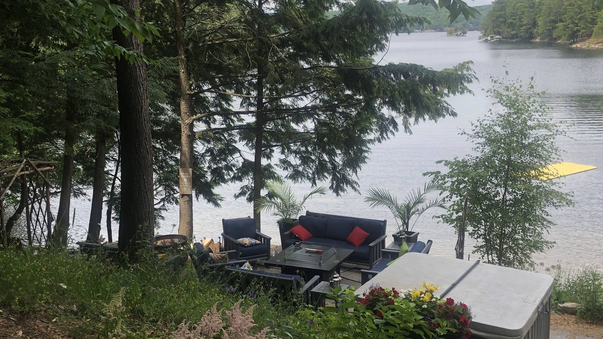 Lake of Bays House | Year round hot tub! So MUCH SNOW! Snowmobile Rentals close by