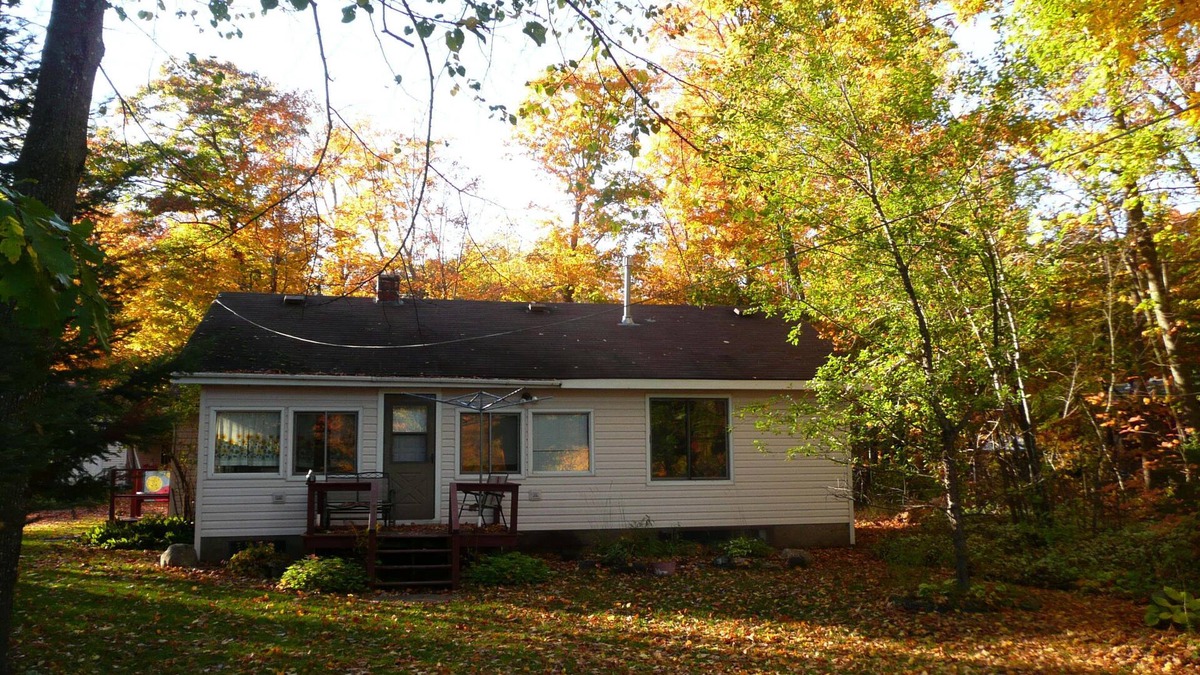 Ladysmith Cabin | YEAR-ROUND RENTAL CABIN on the Historic Flambeau. Boat, Canoe, Fish & Fun!