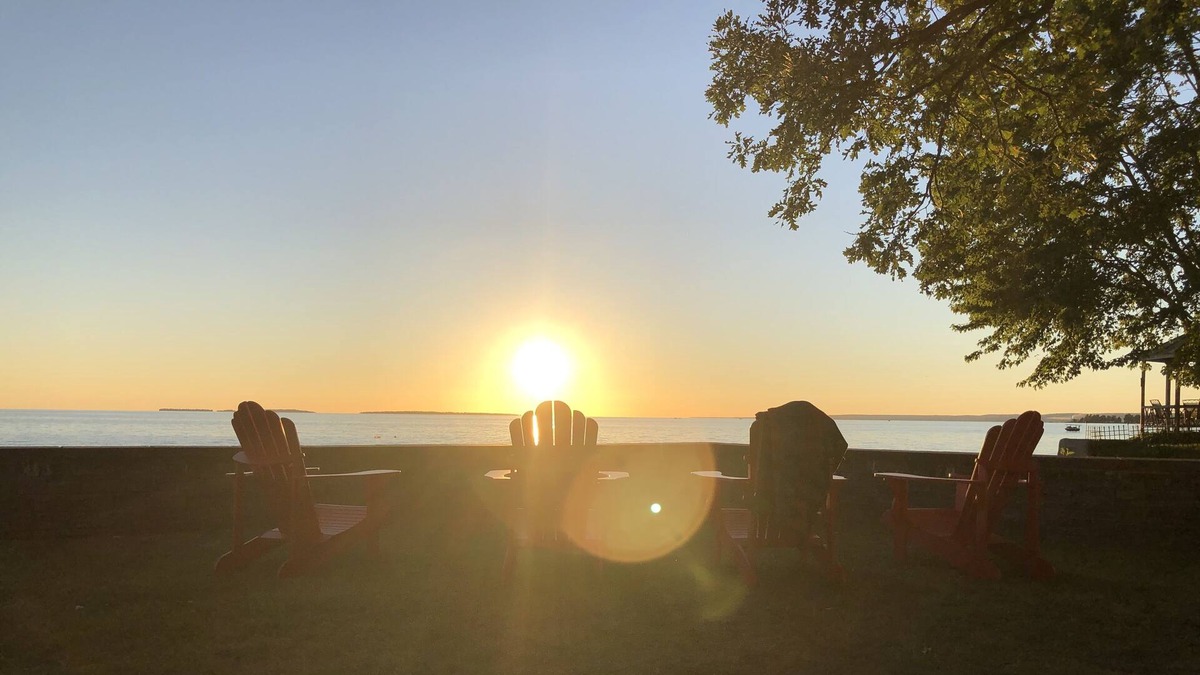 Feronia House | Year round sunsets overlooking Lake Nipissing