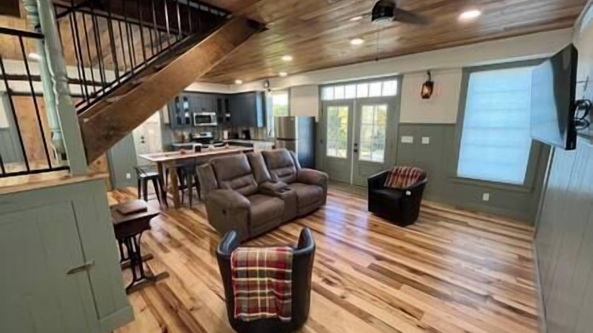 Treloar House | Yeates Schoolhouse, Yeates Schoolhouse Guest Suites
