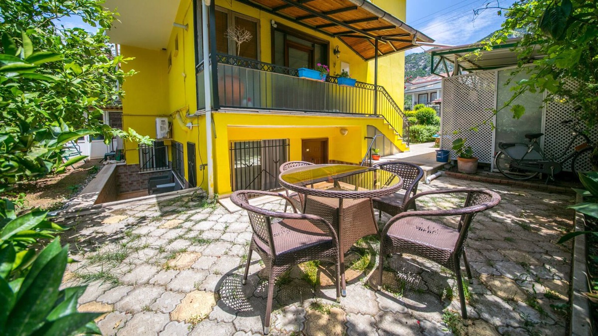 Icmeler City Center Apartment | Yellow Home Icmeler Daily Weekly Rentals