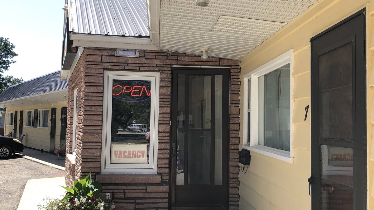 Portage La Prairie Hotel | Yellow Quill Motel