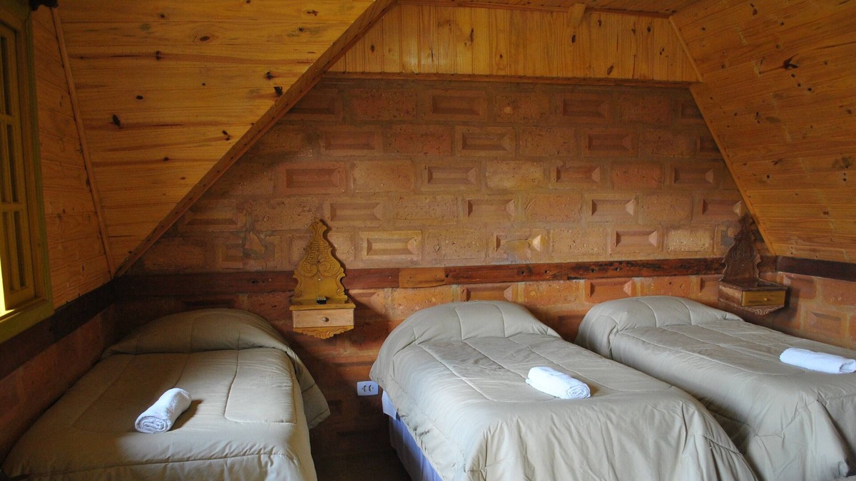 Jaguaribe Cabin | Yellow Triple Room
