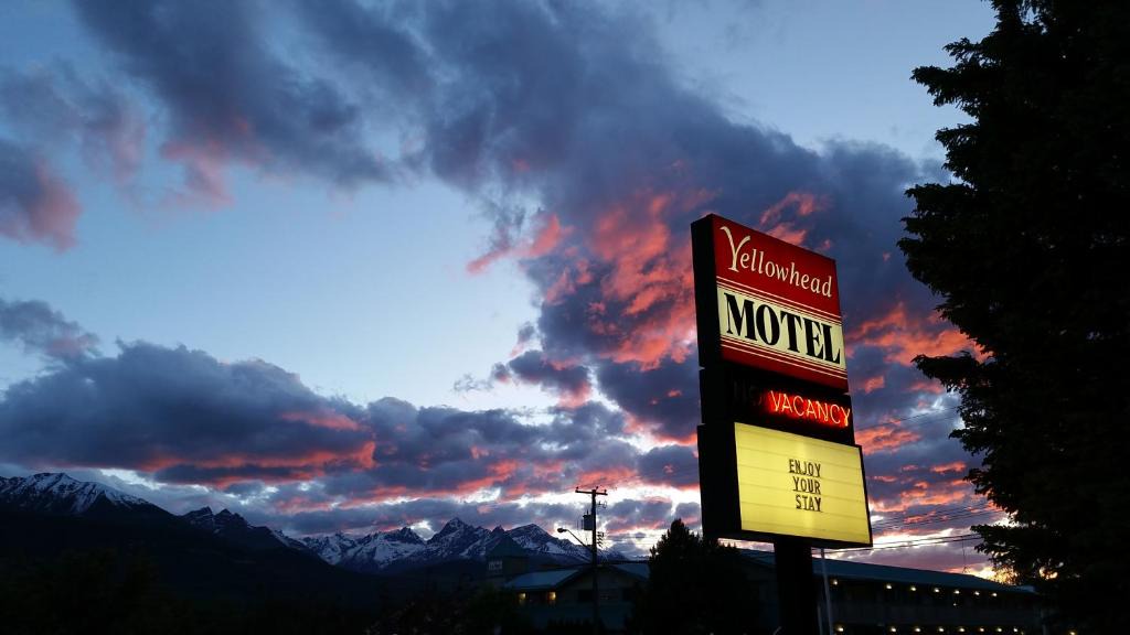 Valemount Hotel | Yellowhead Motel