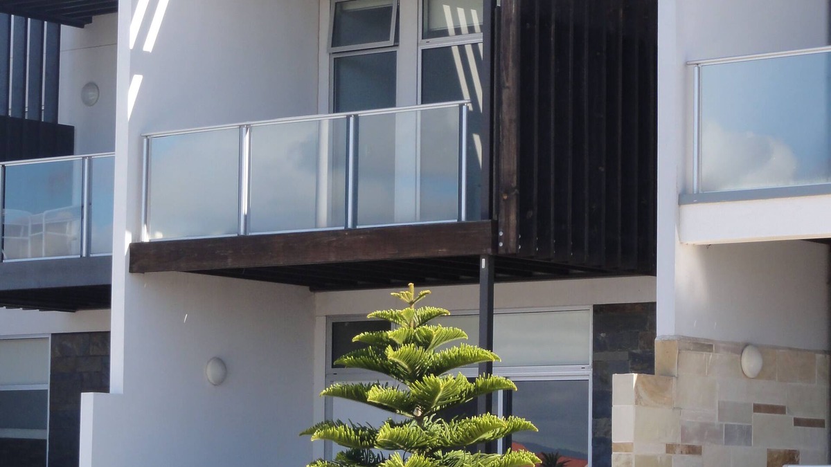 New Port House | Yeltu: 3 bedroom, 2 bathroom Waterfront home