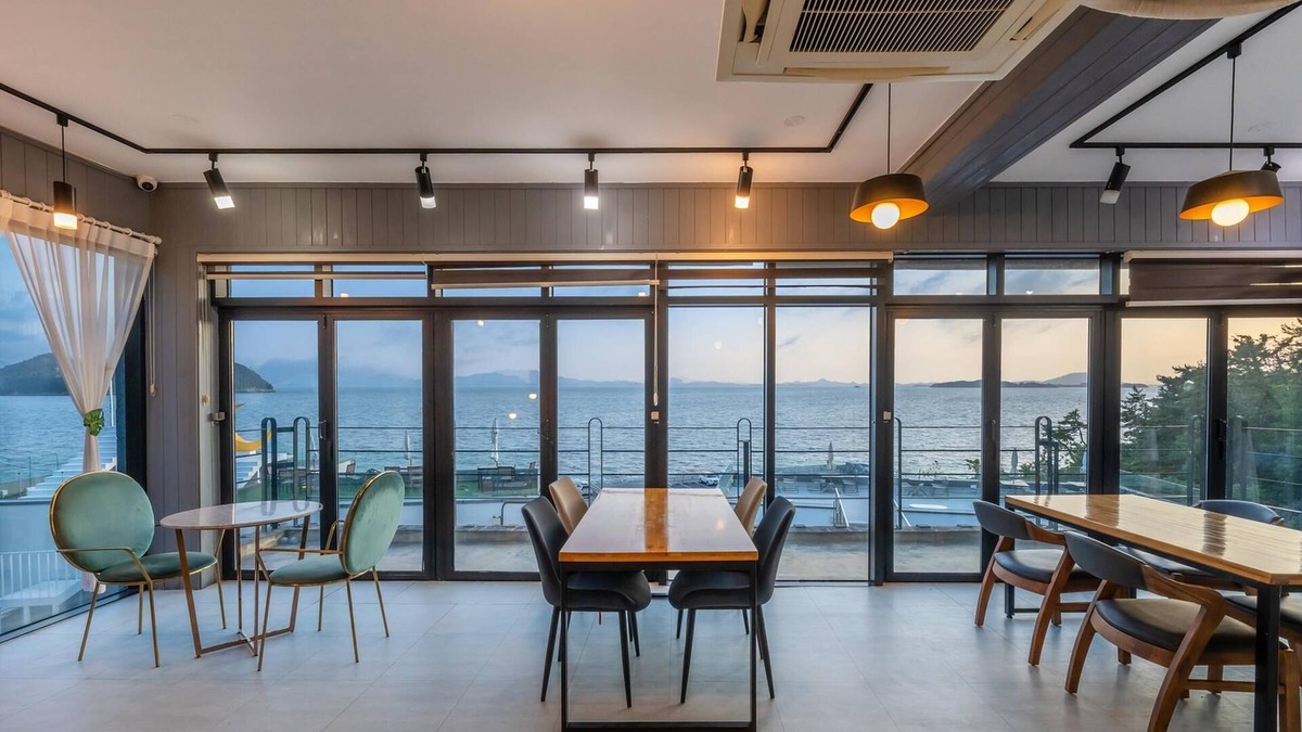 Yeosu House | Yeosu Eoneumeosjinnal Pension