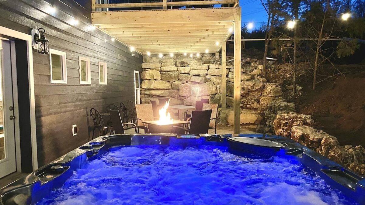 Branson House | YEP💦HOTTUB 🔥FIREPIT🎱POOLTABLE🎯INTOWN🎸SHOWS🎡FUN❤️LUV