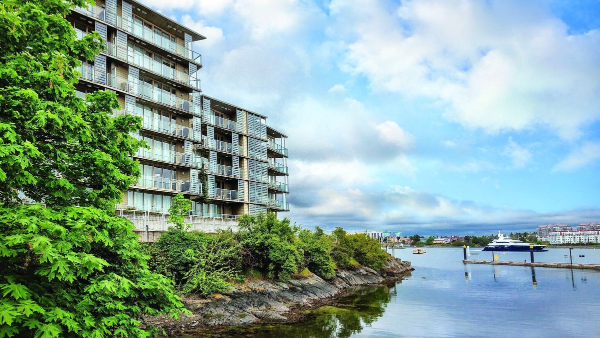 Inner Harbour Resort | Yes . A Canadian Dream !