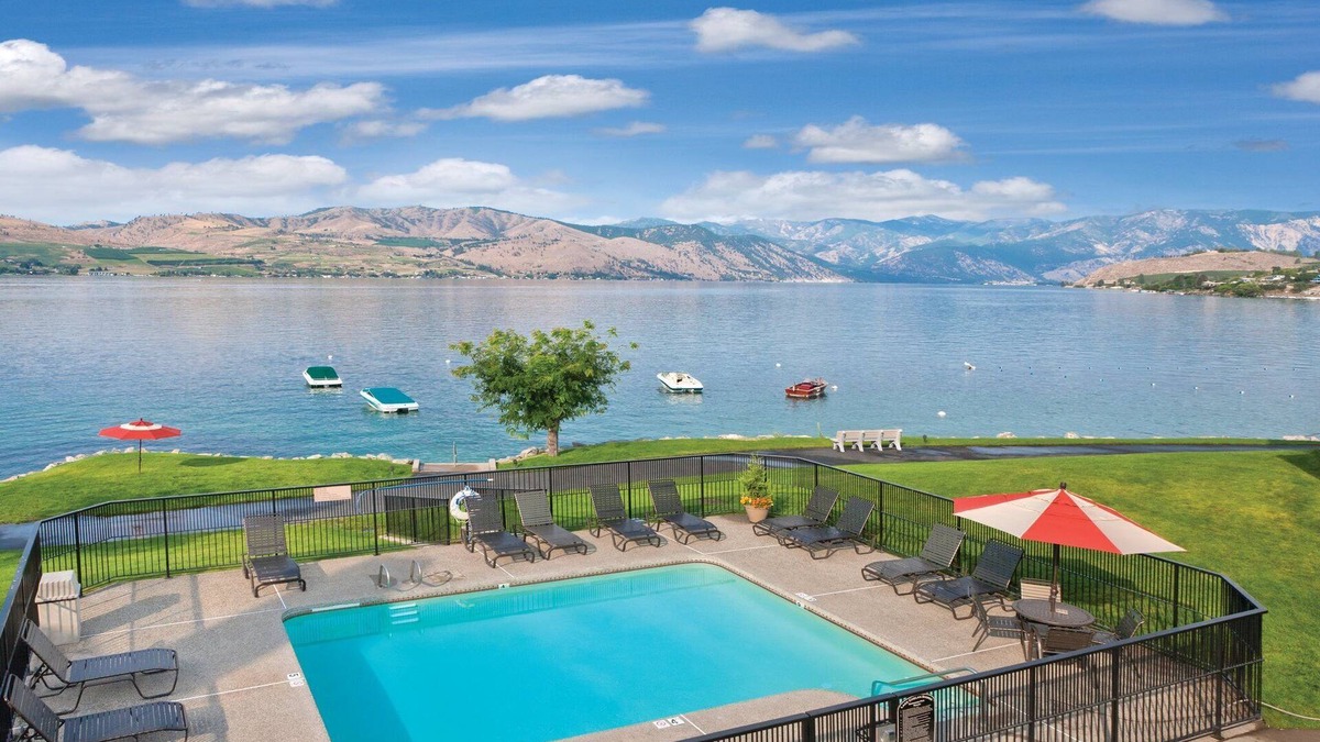 Chelan Resort | Yes . step out into heaven!