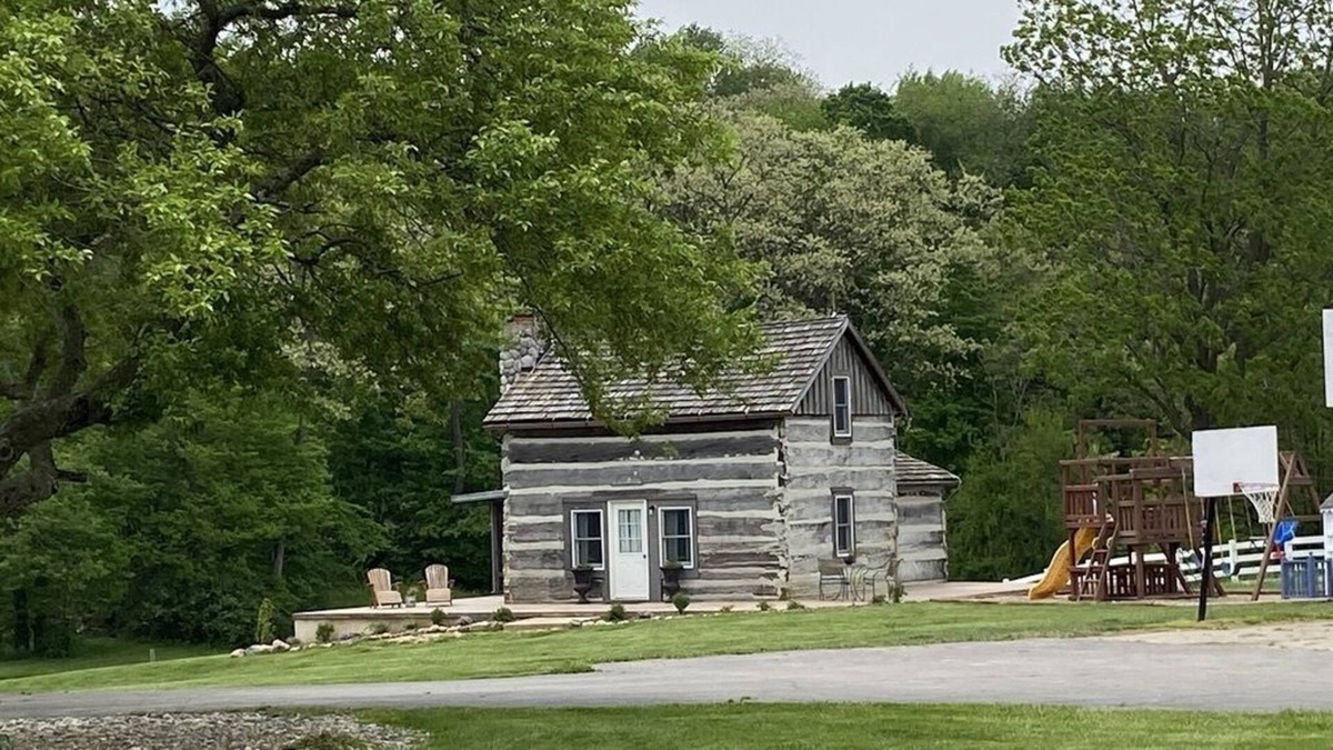 Columbia City Cabin | Yesterday Cabin at Thrice Farms