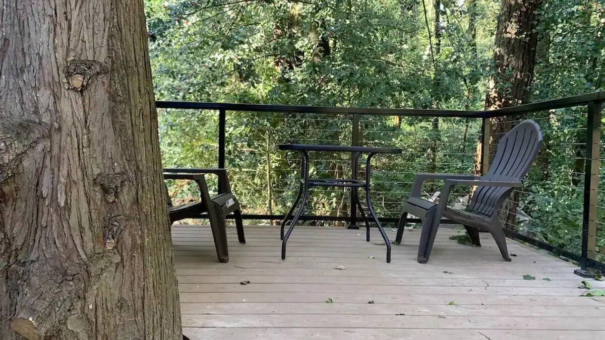 Cedar Hills Cottage | Yeti's Tree House: Where Dreams Come True