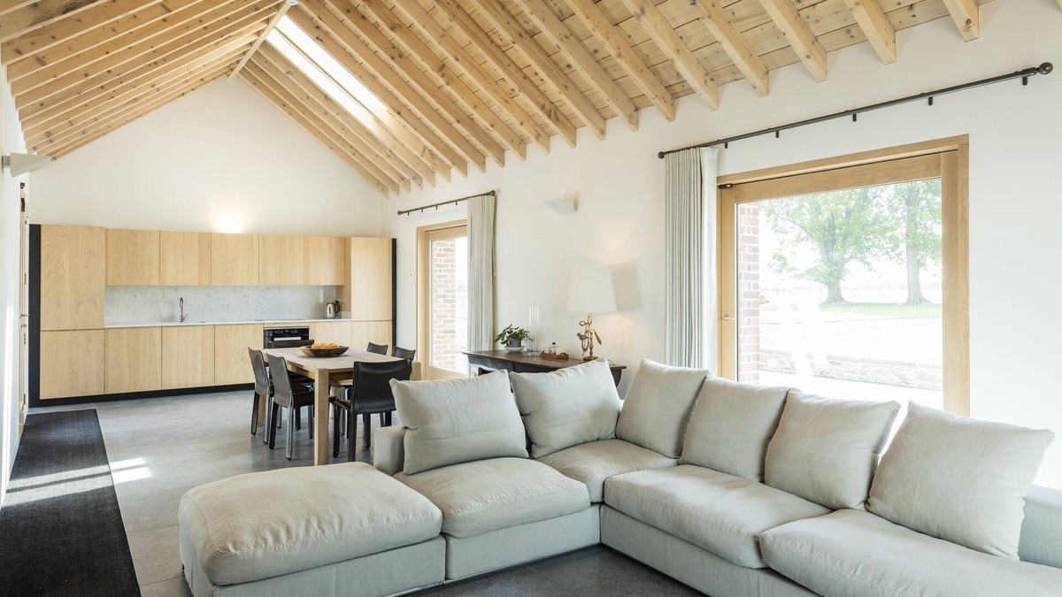 Newcastle House | Yew Cottage, Blackditch