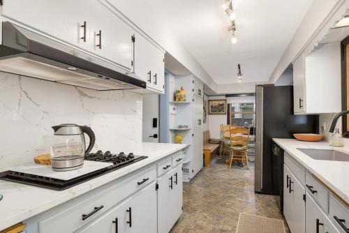 Highland House | Yoga Retreat - Xcel - Fairgrounds - St Paul MN