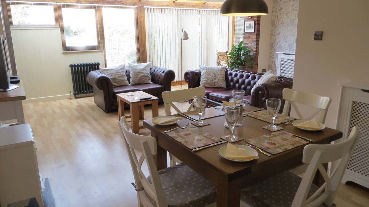 Bicester Cottage | Yogis Cottage Is Cotswold Country Charm With Modern Facilities