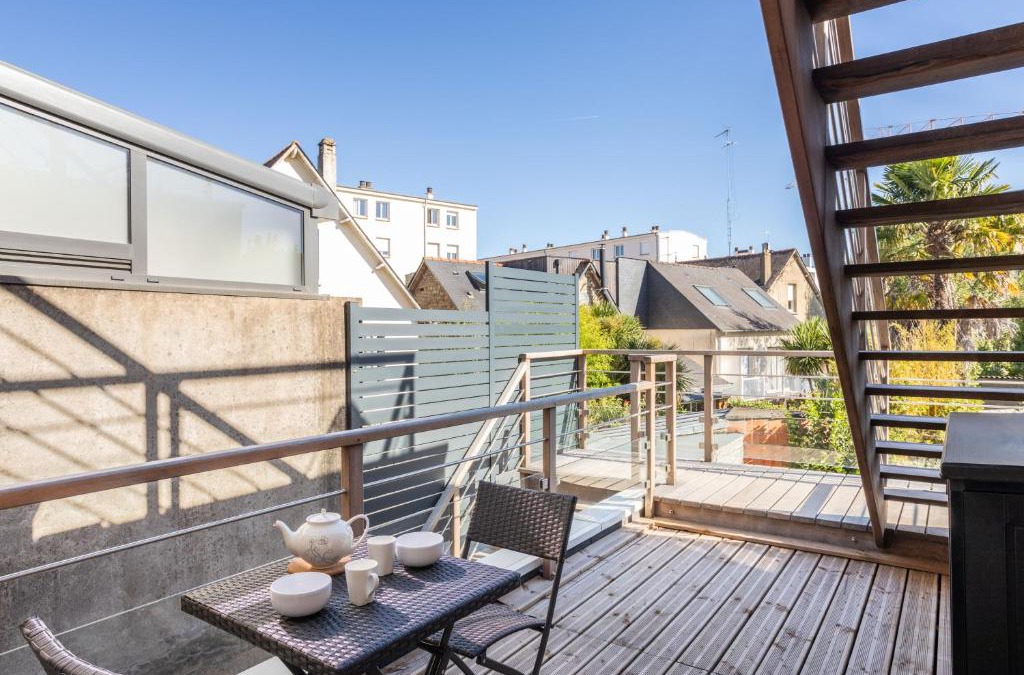 Nord-Saint-Martin Apartment | YOKOSO - Studio proche CHU avec terrasse