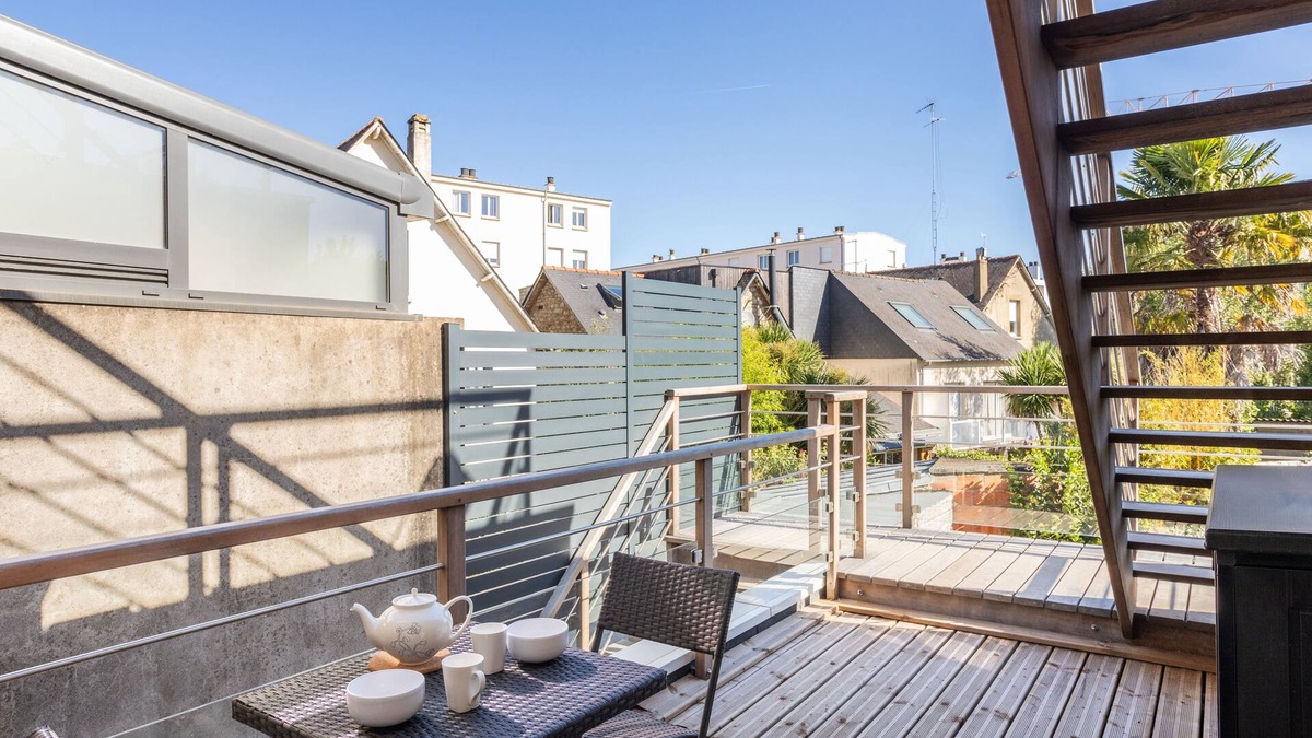 Nord-Saint-Martin Apartment | YOKOSO - Studio proche CHU avec terrasse
