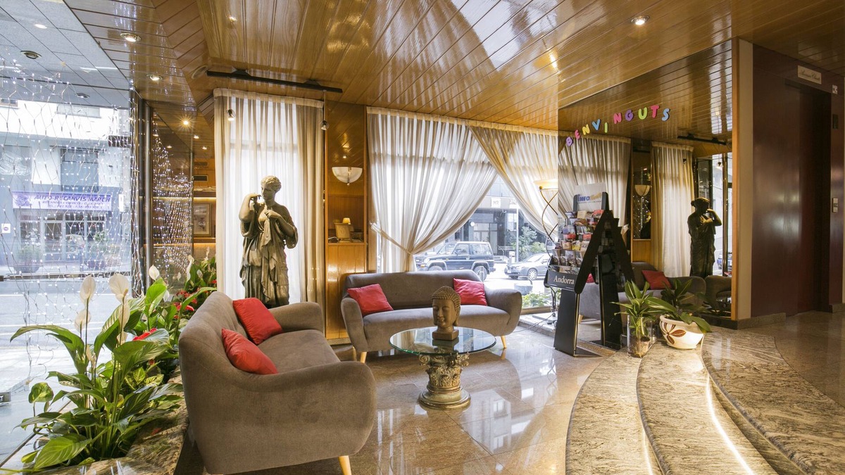 Sant Julia de Loria Hotel | Yomo Imperial