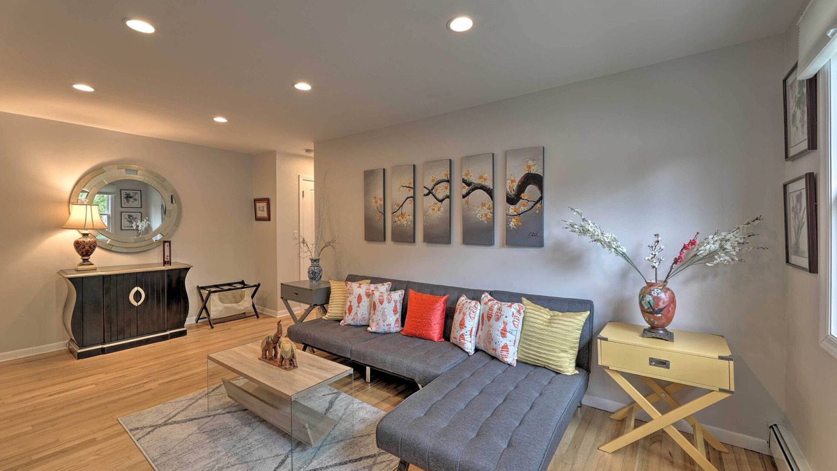 Getty Square Apartment | Yonkers Apt w/Balcony: Walk to Train Station!