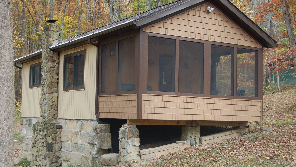 Kimbolton Cottage | Yore Cottage, private 15-wooded acres with hiking & fishing, 3-min. to Salt Fork