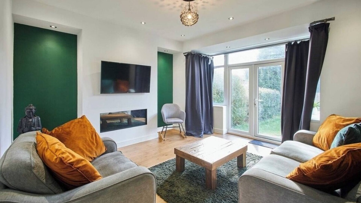 Heworth House | York City House- Close to Town Centre with Free Parking