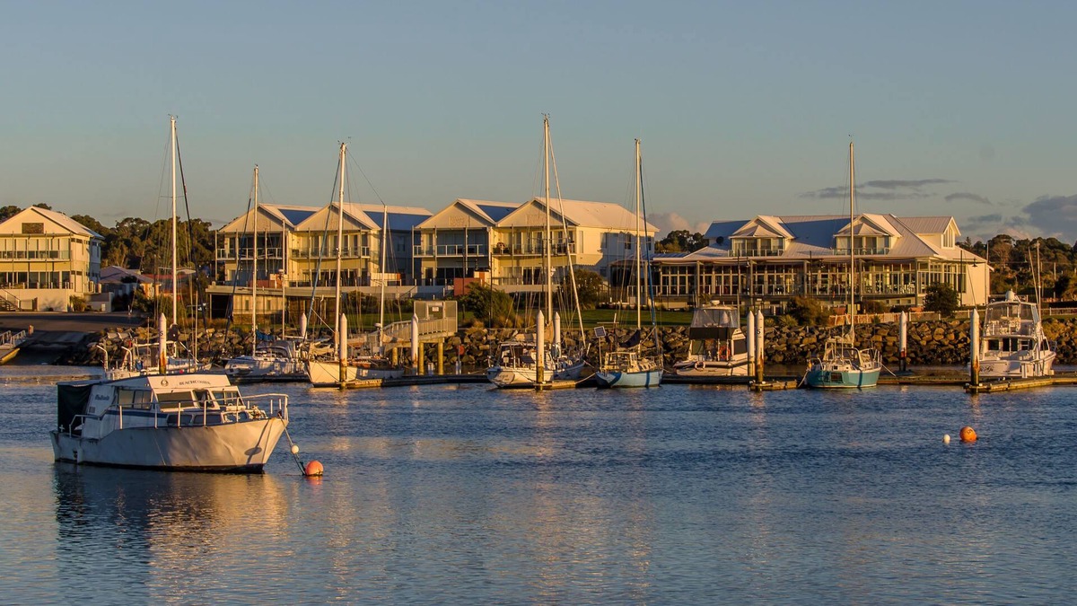 George Town Hotel | York Cove Hotel