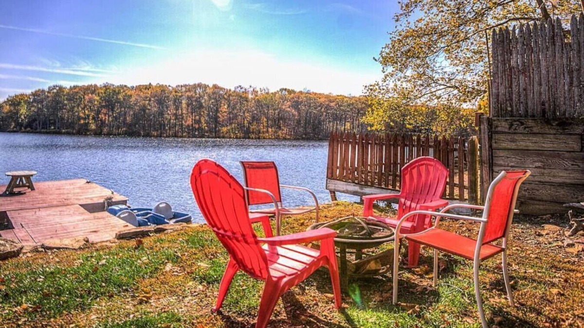 East Haddam House | You and your Family deserve a break. Relax and enjoy lake front living