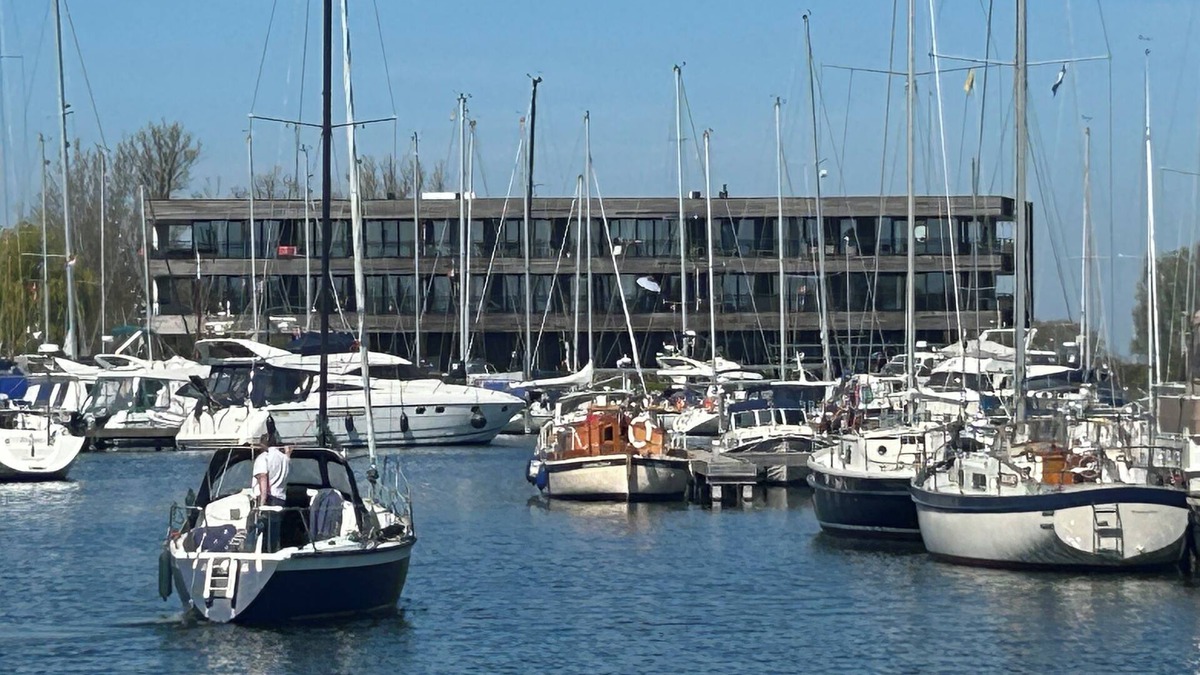 Oranjeplaat Apartment | You can't live closer to the water