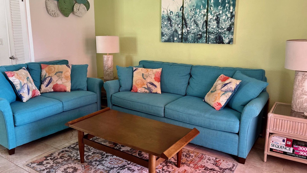 Williams Town House | You Deserve To Stay At This 3br Beachfront Townhome