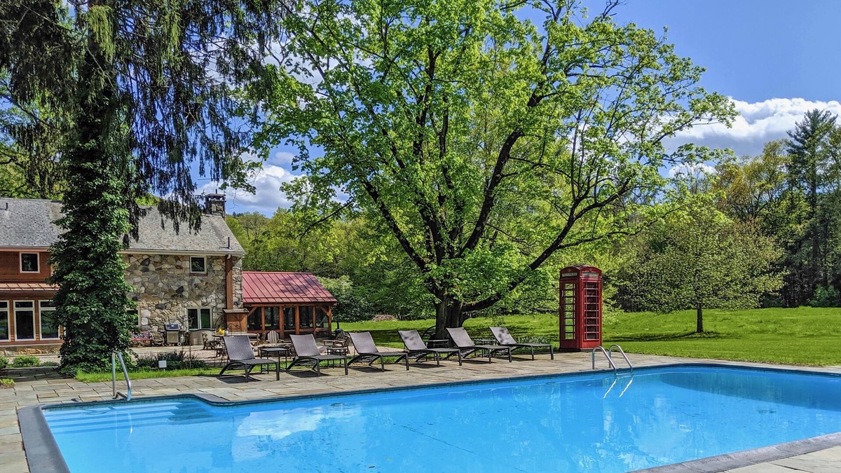 Cornwall Bridge House | You do not have to leave this informal and homely connection