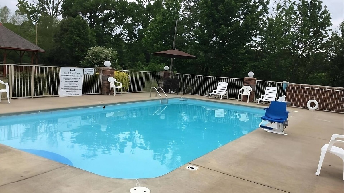Cabot House | You Found it! Free Breakfast, Free Parking, Pets Allowed, Outdoor Pool