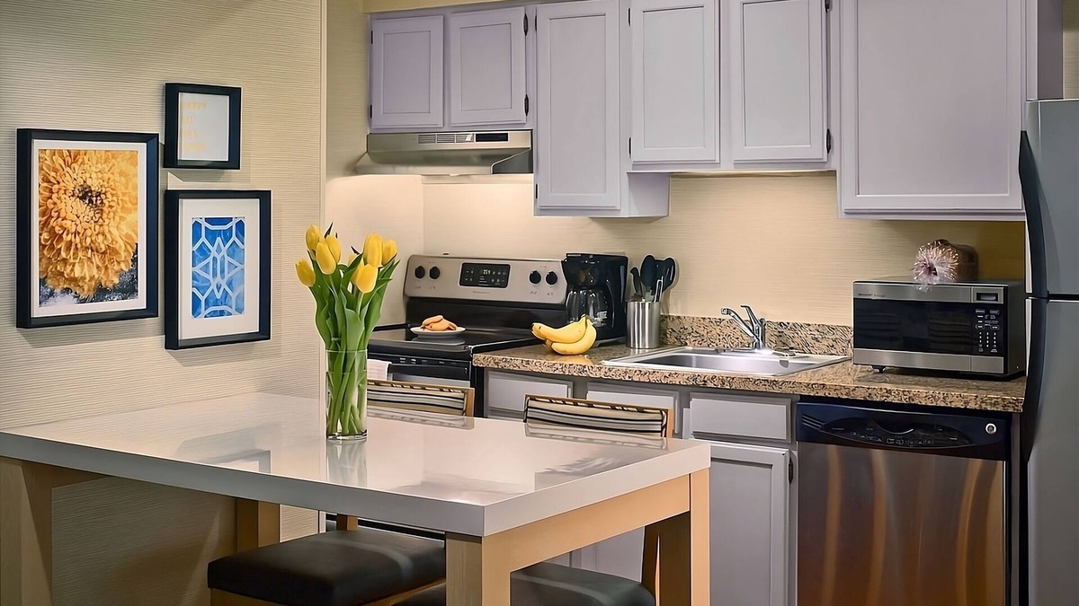 Omaha Hotel | You Found it! Free Breakfast, Free Parking, Onsite Pool, Private Kitchen